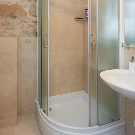 Luka Brac Ložišće