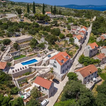 Luka Brac Hébergement de vacances