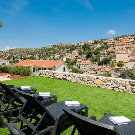 Holiday home Luka Brac