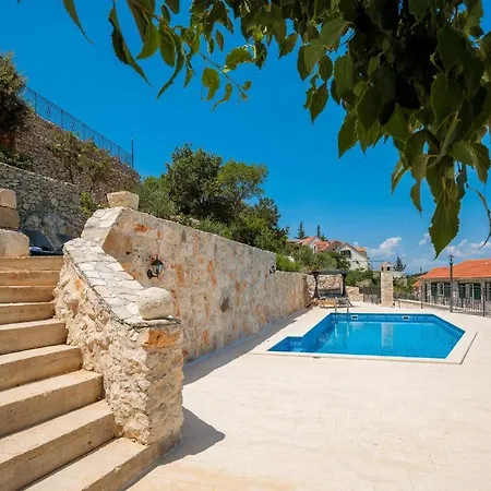 Ferienhaus Luka Brac *