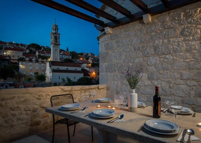Luka Brac Vakantiehuis Ložišće