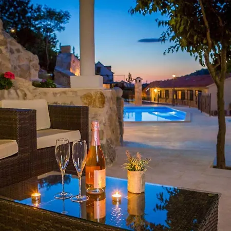 Luka Brac Ložišće