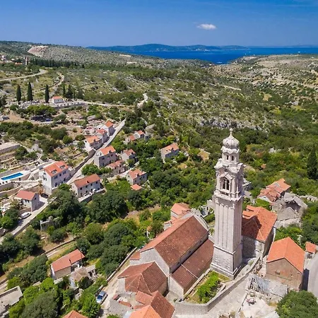 Luka Brac Vakantiehuis Ložišće